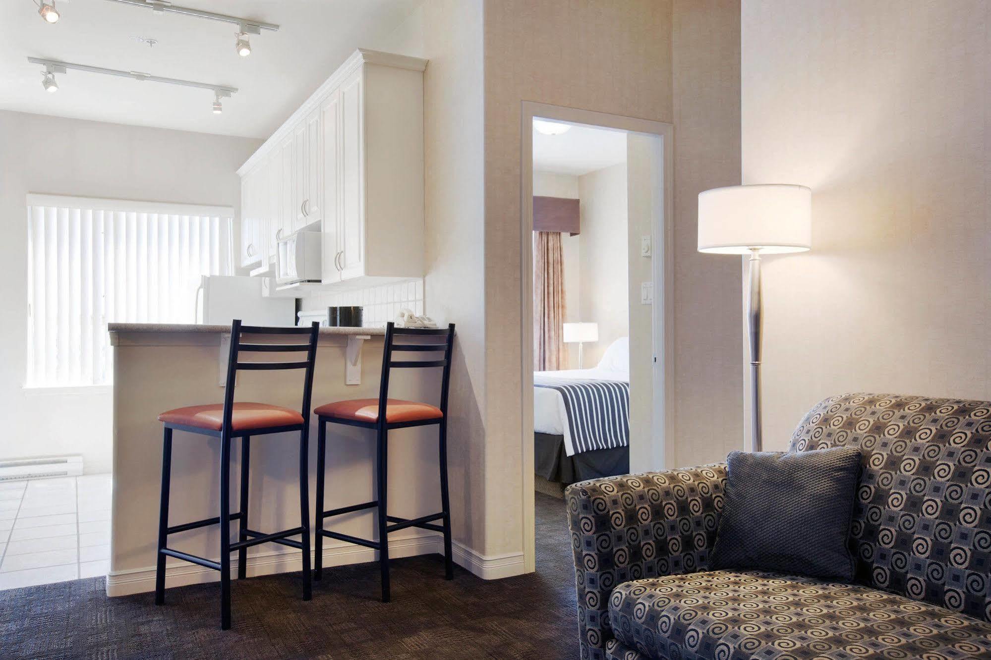 Sandman Suites Surrey - Guildford Exteriör bild