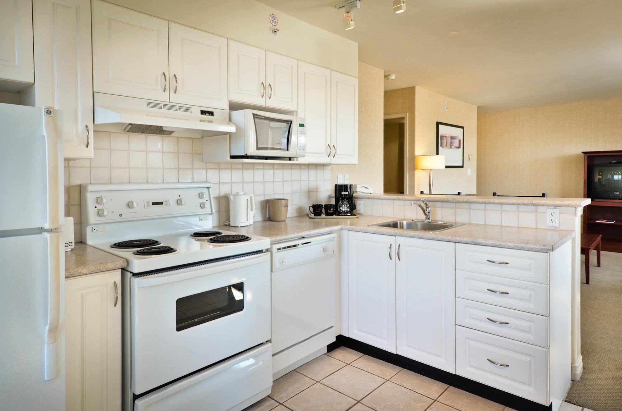 Sandman Suites Surrey - Guildford Exteriör bild